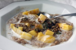 mango-ginger-oats-with-coconut-milk